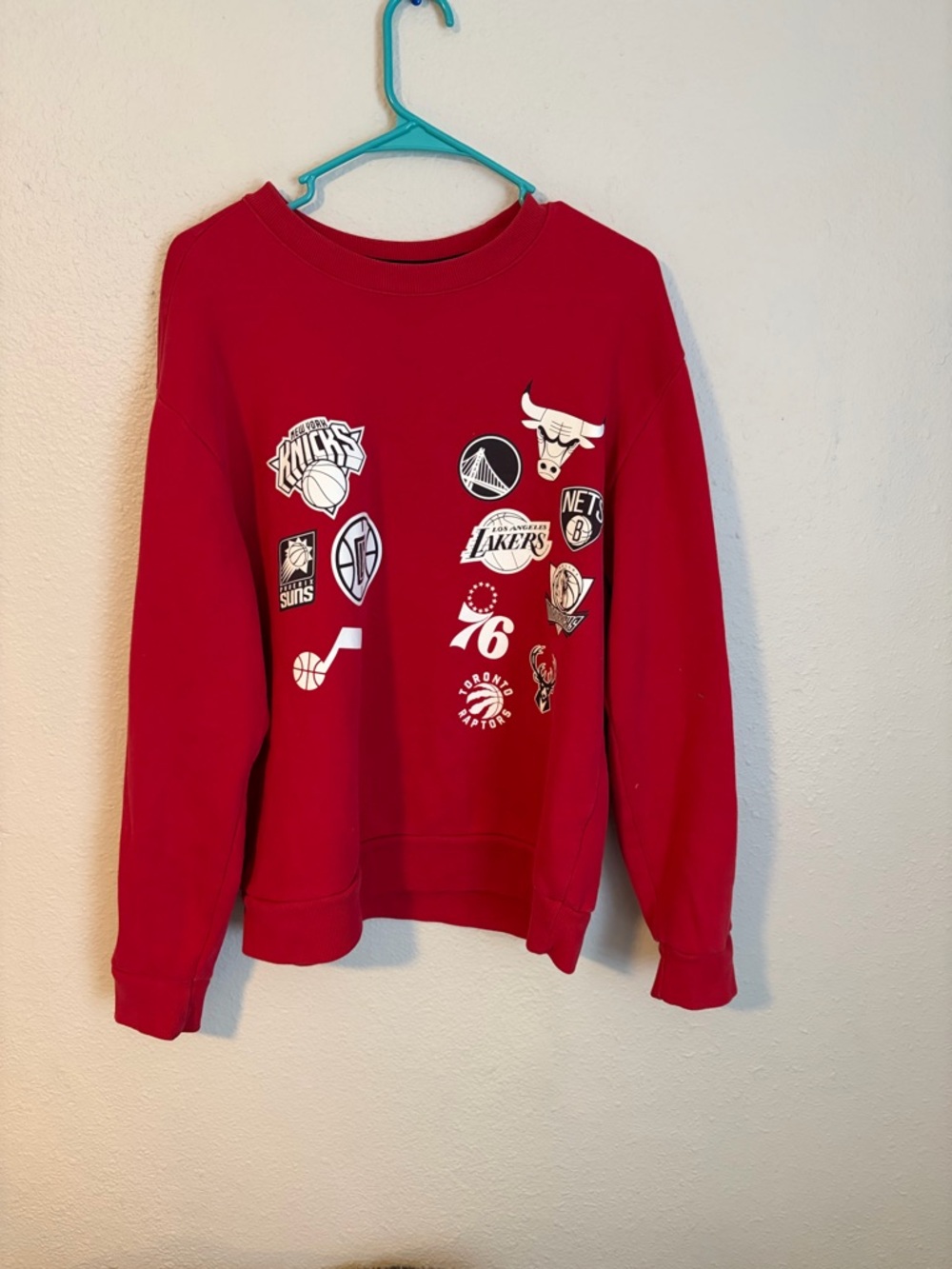 Hollister Red NBA Teams Logo Crewneck Sweatshirt